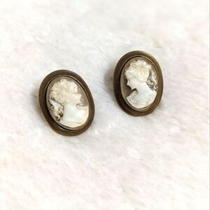 Vintage Cameo Oval Button Style Pierced Earrings